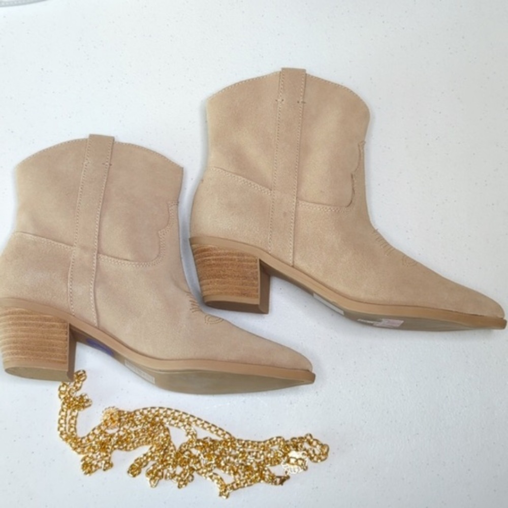 Dolce Vita Solow Western Bootie -Size 8.5 and 9 Dune Suede Color - Picture 3 of 16